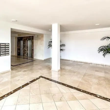 Armonia Park Ocean View - 2 Bed Бахамар